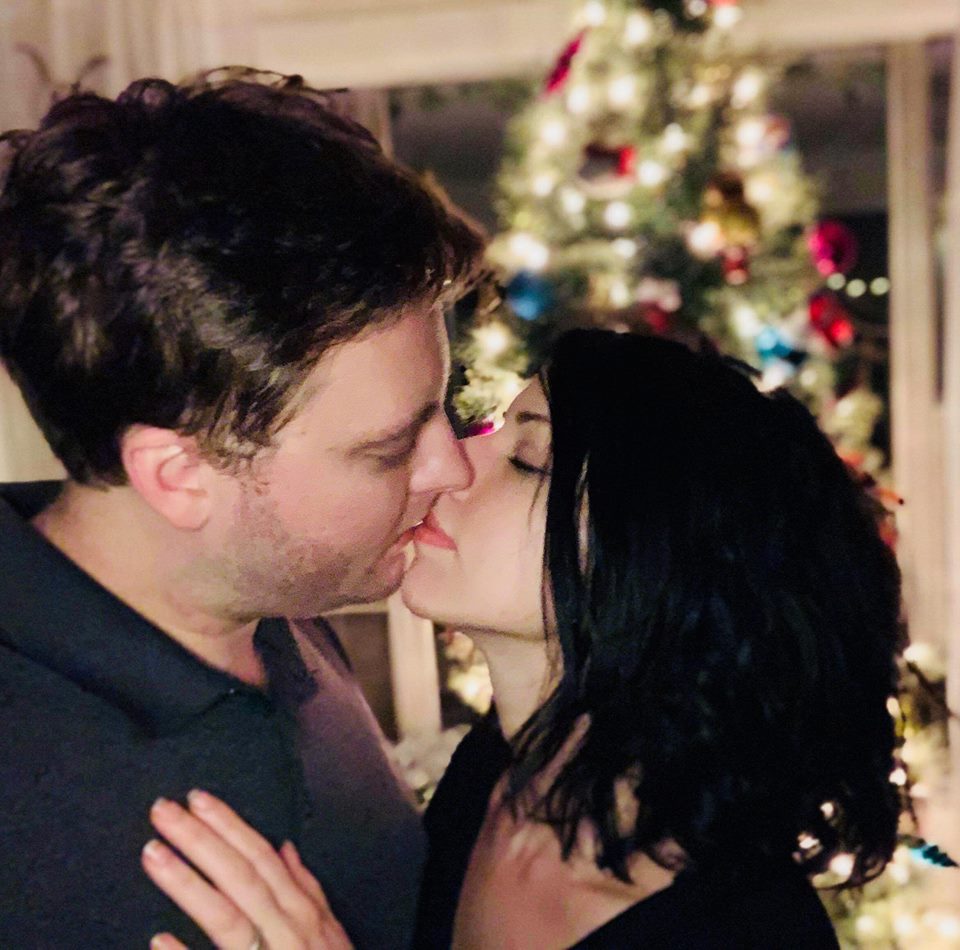 white people kissing